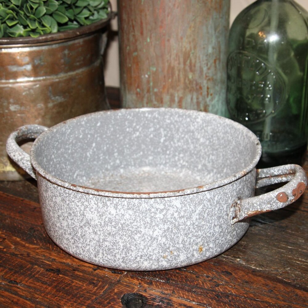VTG Gray Speckled Primitive Farmhouse Kitchen Enamelware Pot Pan with Handles